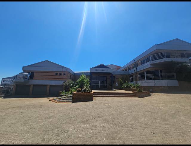 8,120M² WAREHOUSE FOR SALE IN MEADOWDALE